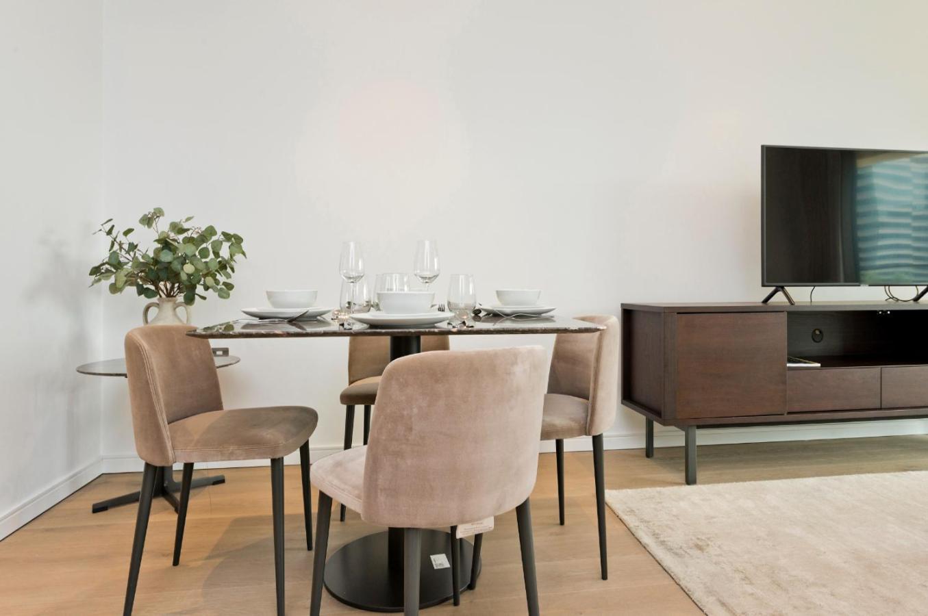 Elegant And Modern Apartments In Canary Wharf Right Next To Thames Londra Dış mekan fotoğraf